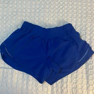 Lululemon Low Rise Hotty Hot 2.5” Royal Blue Short Size 6